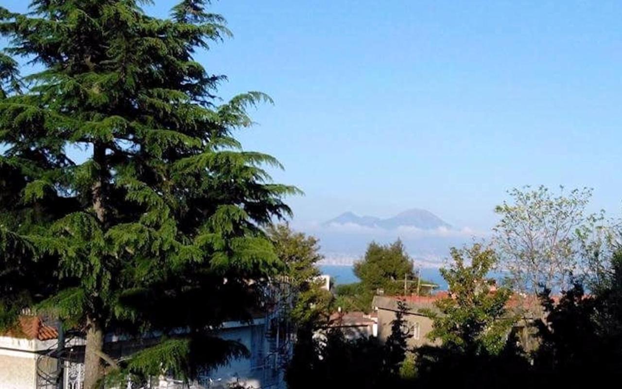 Le Rondini Bed & Breakfast Наполи Екстериор снимка