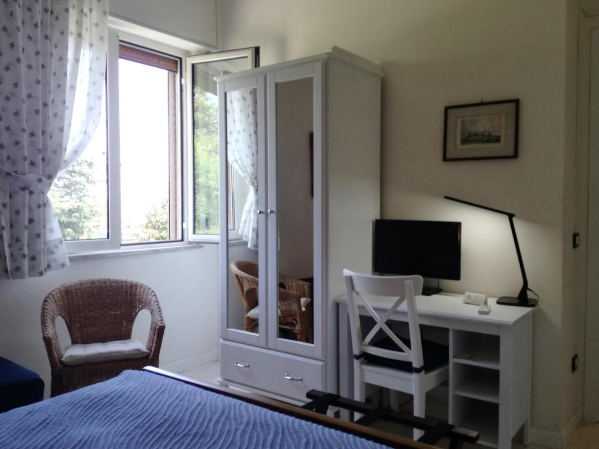 Le Rondini Bed & Breakfast Наполи Екстериор снимка