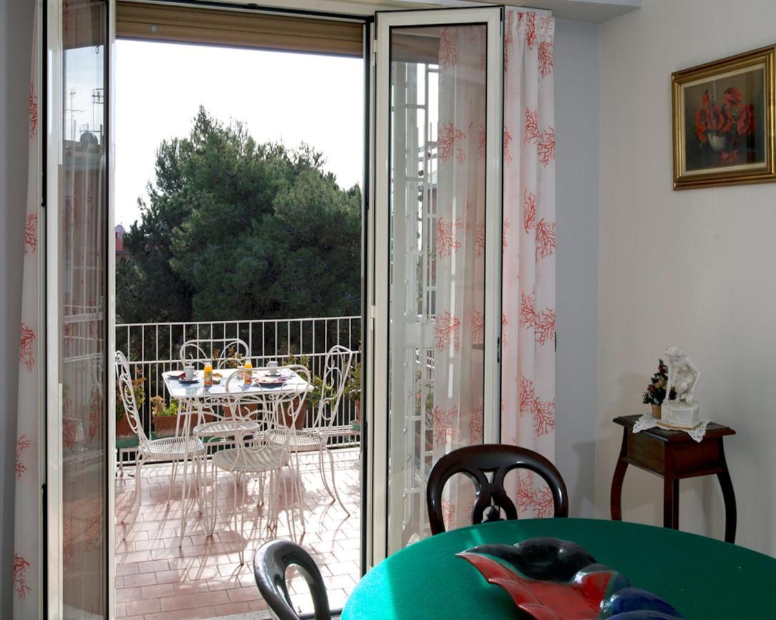 Le Rondini Bed & Breakfast Наполи Екстериор снимка